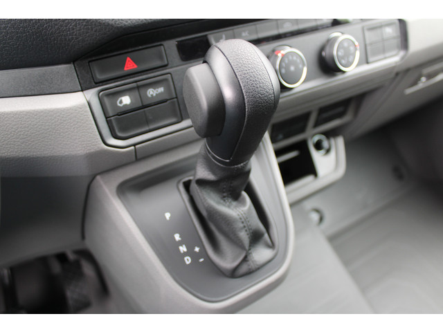 Volkswagen Crafter 35 2.0 TDI L3H3 177pk - 2x Schuifdeur - LED - Trekhaak - Navigatie - DAB - Geveerde stoel - Camera - Stoelverwarming - Rijklaar
