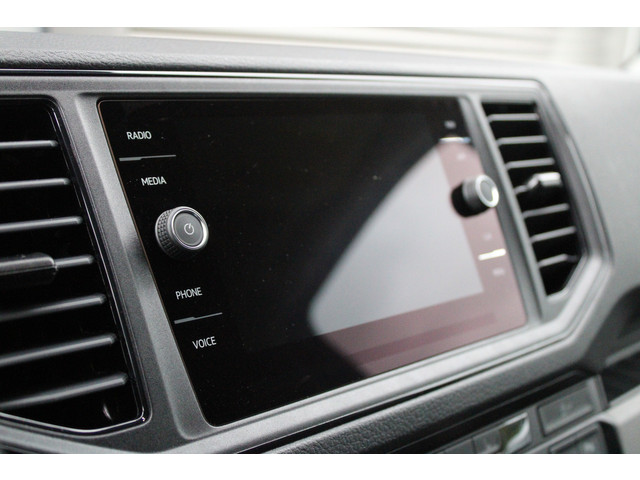 Volkswagen Crafter 35 2.0 TDI L3H3 177pk - 2x Schuifdeur - LED - Trekhaak - Navigatie - DAB - Geveerde stoel - Camera - Stoelverwarming - Rijklaar