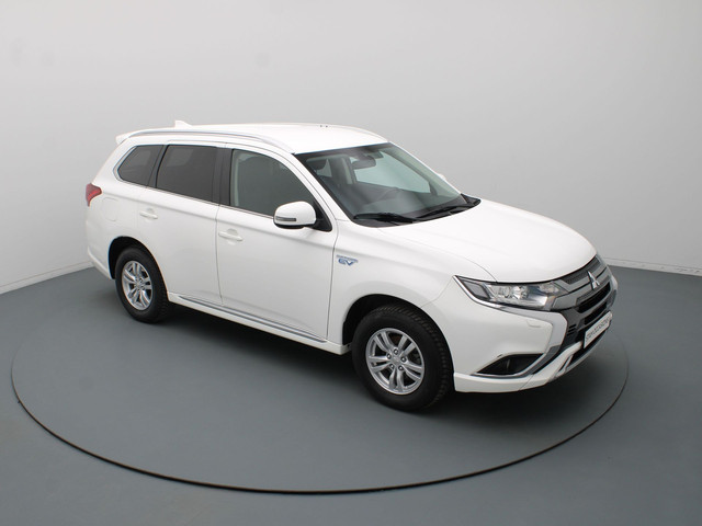 mitsubishi-outlander-2.4-phev-pure-camera---climate---cruise---parkeersens.-achter---trekhaak