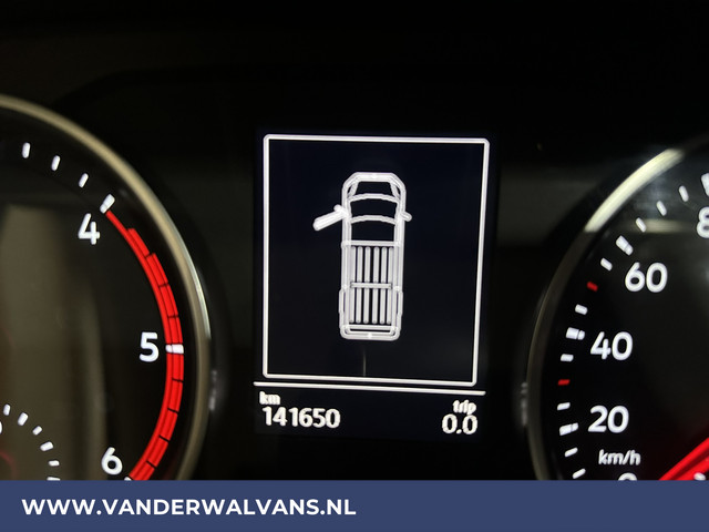 Volkswagen Crafter 2.0 TDI 141pk L3H2 (Oude L2H1) Euro6 *Rijklaar Direct Rijden* Airco | Camera | Apple Carplay | 3000kg Trekhaak | Cruisecontrol A