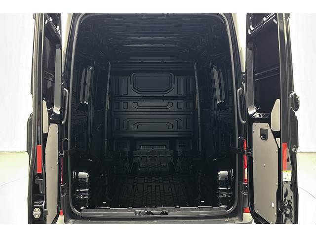 Volkswagen Crafter 35 2.0 TDI L3H3 177PK DSG | Nieuw model | 2x Schuifdeur | Adaptief cruise control | Apple carplay | Verwarmde stoelen | Facelift