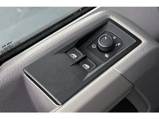 Volkswagen Crafter 35 2.0 TDI L3H3 177PK DSG | Nieuw model | 2x Schuifdeur | Adaptief cruise control | Apple carplay | Verwarmde stoelen | Facelift