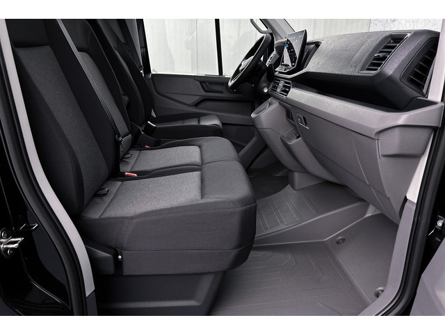 Volkswagen Crafter 35 2.0 TDI L3H3 177PK DSG | Nieuw model | 2x Schuifdeur | Adaptief cruise control | Apple carplay | Verwarmde stoelen | Facelift