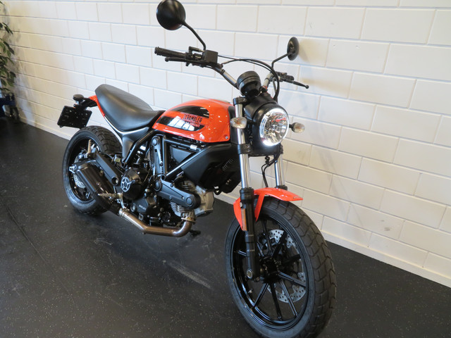 Ducati Scrambler SIXTY 2 NIEUWSTAAT!