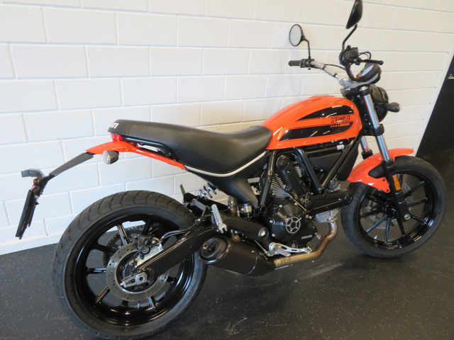 Ducati Scrambler SIXTY 2 NIEUWSTAAT!