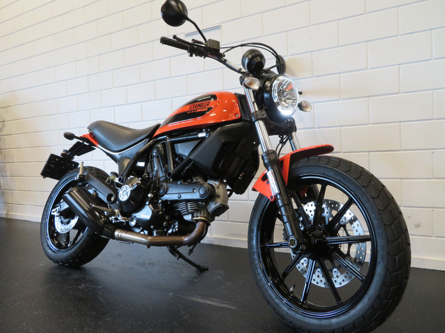 Ducati Scrambler SIXTY 2 NIEUWSTAAT!