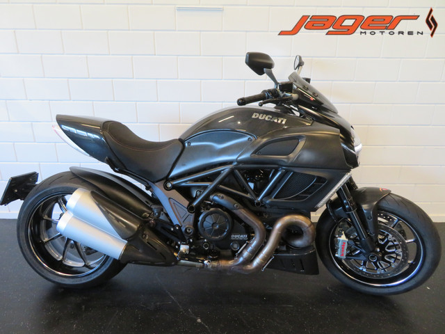 ducati-diavel-carbon-perfect-