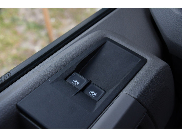 Volkswagen Crafter 35 2.0 TDI L3H3 Highline Camera, Carplay, LED, 140pk, Automaat, Voorruit verwarming, Uniek!