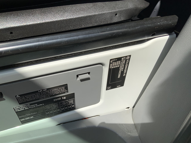 Volkswagen Crafter 35 2.0 TDI L1H1 Airco Cruise 3 Zits Trekhaak 2000 kg Imperiaal & Trap Navi Opstap Euro 5