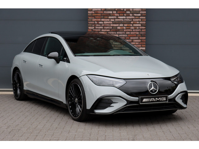 mercedes-benz-eqe-300-amg-line-89-kwh---hyperscreen----achterasbesturing---distronic----panoramadak---burmester---digital-light---verwarmd-stuurwi