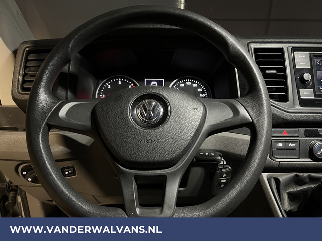 Volkswagen Crafter 2.0 TDI 141pk L3H2 L2H1 Euro6 Airco | Camera | Apple Carplay | Android Auto Bijrijdersbank, 3000kg trekvermogen