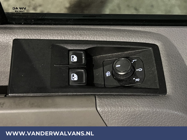 Volkswagen Crafter 2.0 TDI 141pk L3H2 L2H1 Euro6 Airco | Camera | Apple Carplay | Android Auto Bijrijdersbank, 3000kg trekvermogen