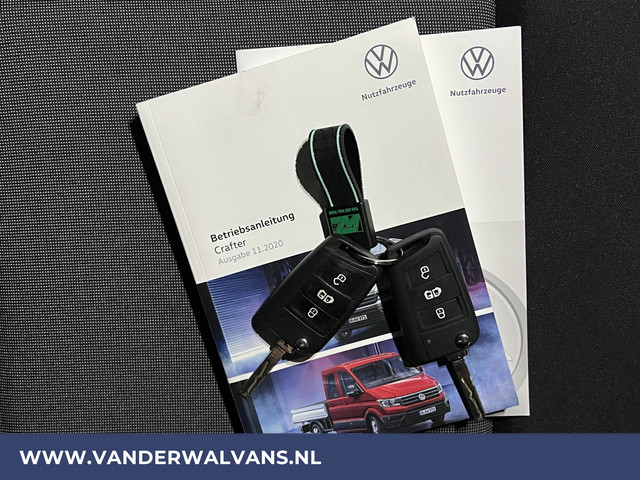 Volkswagen Crafter 2.0 TDI 141pk L3H2 L2H1 Euro6 Airco | Camera | Apple Carplay | Android Auto Bijrijdersbank, 3000kg trekvermogen