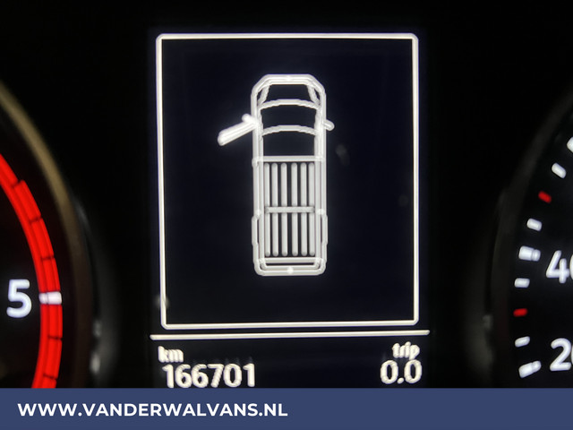 Volkswagen Crafter 2.0 TDI 141pk L3H2 L2H1 Euro6 Airco | Camera | Apple Carplay | Android Auto Bijrijdersbank, 3000kg trekvermogen