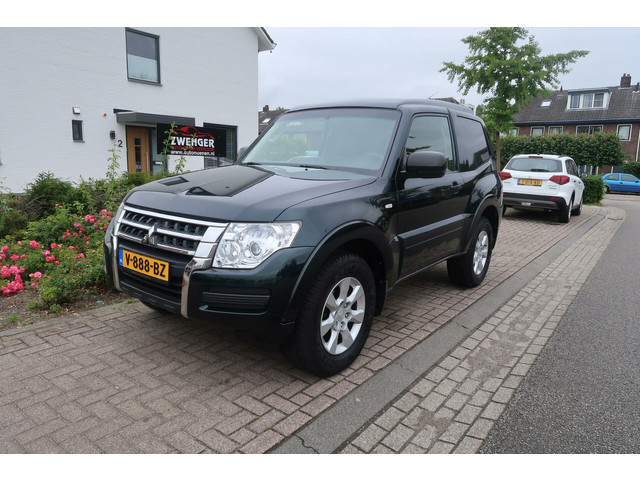 mitsubishi-pajero-3.2-di-d-aut-navigatie-trekhaak-bluetooth-cruisecontrol-leder-goed-onderhouden