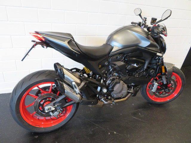 Ducati Monster 937 + 950 SUPER GAAF!