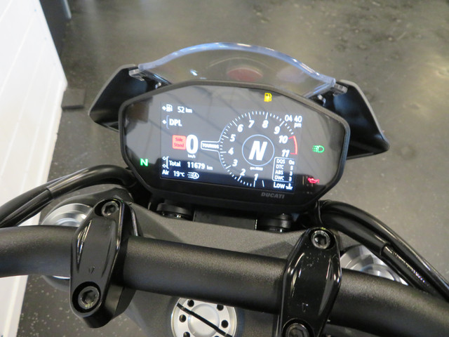 Ducati Monster 937 + 950 SUPER GAAF!