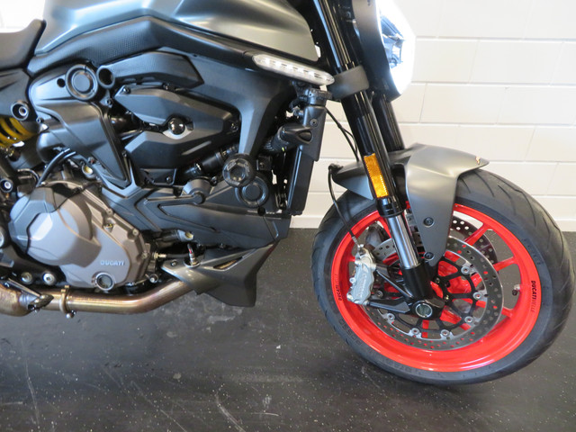 Ducati Monster 937 + 950 SUPER GAAF!
