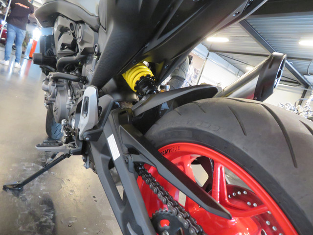Ducati Monster 937 + 950 SUPER GAAF!