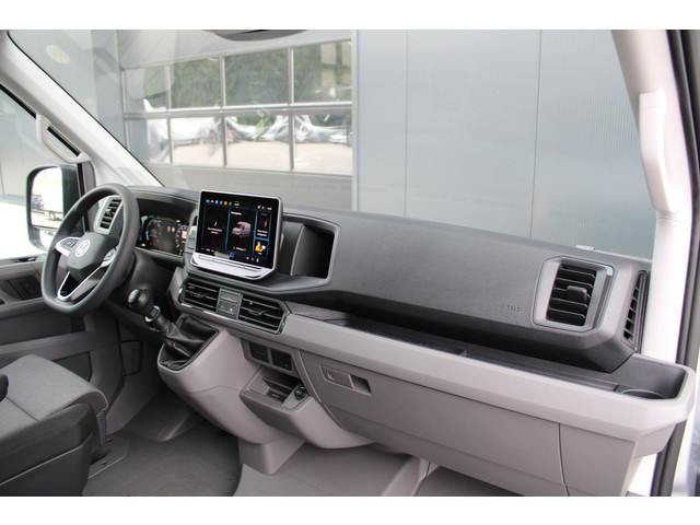 Volkswagen Crafter 30 2.0 TDI L3H3 140pk - Navigatie - DAB - Geveerde Stoel - Camera - Carplay - Rijklaar