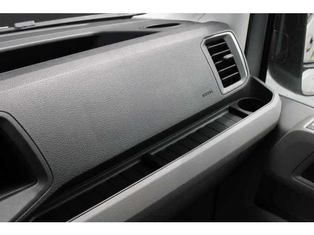 Volkswagen Crafter 30 2.0 TDI L3H3 140pk - Navigatie - DAB - Geveerde Stoel - Camera - Carplay - Rijklaar