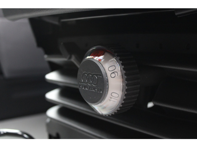 Volkswagen Crafter 30 2.0 TDI L3H3 140pk - Navigatie - DAB - Geveerde Stoel - Camera - Carplay - Rijklaar