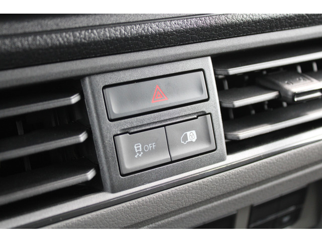 Volkswagen Crafter 30 2.0 TDI L3H3 140pk - Navigatie - DAB - Geveerde Stoel - Camera - Carplay - Rijklaar