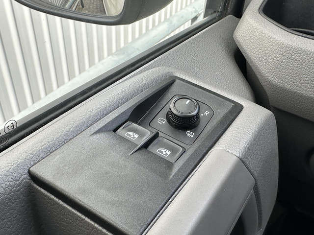 Volkswagen Crafter 35 2.0 TDI L4H3*A C*CRUISE*HAAK*CAM*CARPLAY*3PERS*