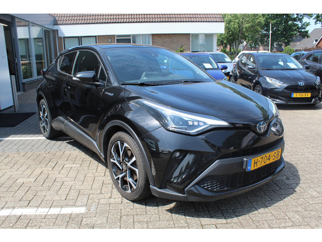 toyota-c-hr-2.0-hybrid-184pk-first-edition-dodehoek-jbl-stoelverw.-keyless-navi-park.sensoren-lende-steun
