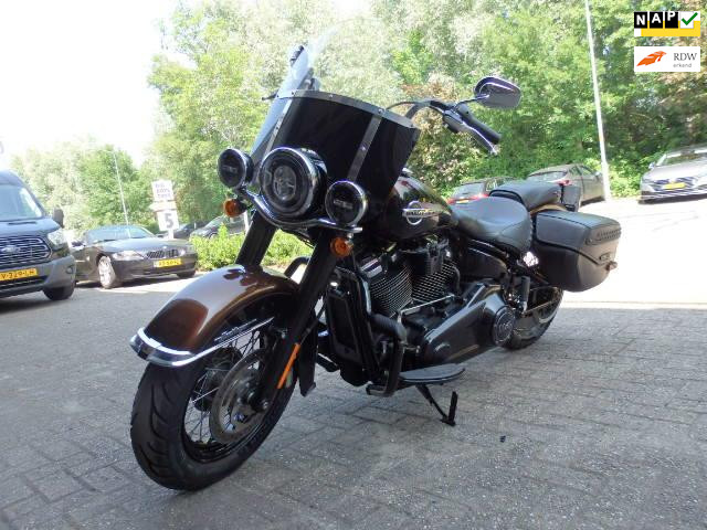 harley-davidson-softail-chopper-114-flhcs-heritage-classic-btw-motor