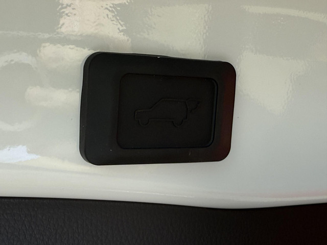 Toyota RAV4 2.5 Plug-in Hybrid AWD Limited Edition UIT VOORRAAD LEVERBAAR! STOELVERWARMING VOOR + ACHTER 360CAM NL-AUTO V+A PRK SNSR