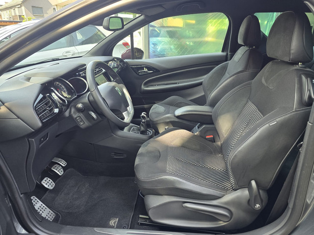 Citroen DS3 1.2 VTi Chic | 12MND GARANTIE | AIRCO | CRUISE | NIEUWE APK | PDC |NAVI |