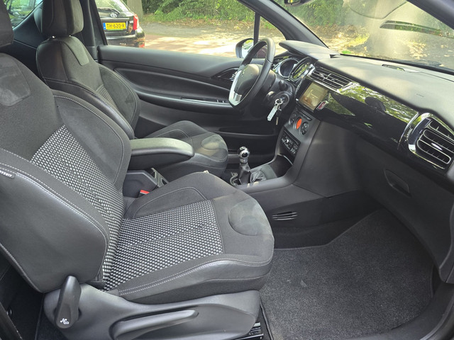 Citroen DS3 1.2 VTi Chic | 12MND GARANTIE | AIRCO | CRUISE | NIEUWE APK | PDC |NAVI |