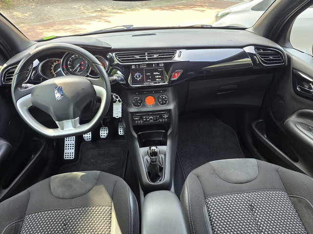 Citroen DS3 1.2 VTi Chic | 12MND GARANTIE | AIRCO | CRUISE | NIEUWE APK | PDC |NAVI |