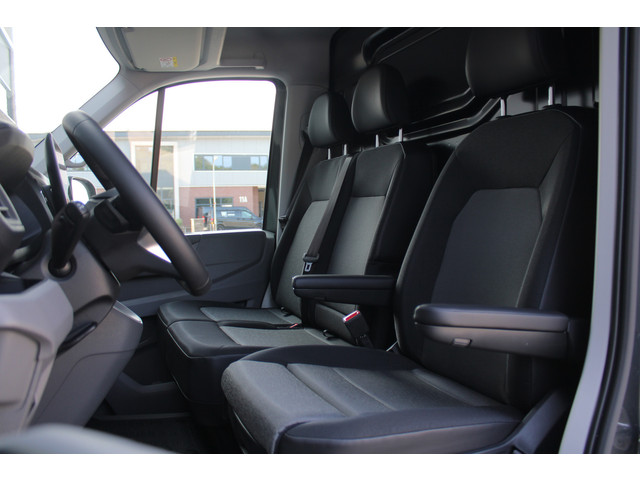Volkswagen Crafter 35 2.0 TDI L3H2 177pk - Facelift - Navigatie - LED - Geveerde stoel - Virtual cockpit - Camera - Verwarmd stuur - Stoelverwarmin