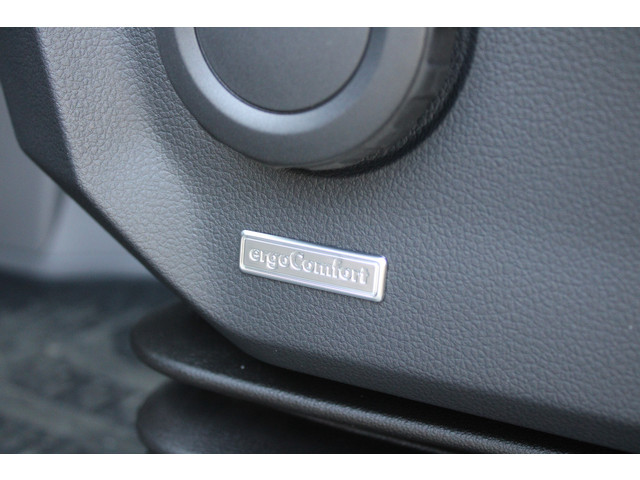 Volkswagen Crafter 35 2.0 TDI L3H2 177pk - Facelift - Navigatie - LED - Geveerde stoel - Virtual cockpit - Camera - Verwarmd stuur - Stoelverwarmin