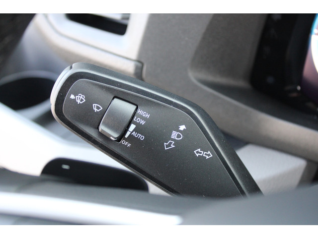 Volkswagen Crafter 35 2.0 TDI L3H2 177pk - Facelift - Navigatie - LED - Geveerde stoel - Virtual cockpit - Camera - Verwarmd stuur - Stoelverwarmin