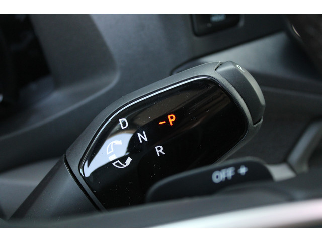 Volkswagen Crafter 35 2.0 TDI L3H2 177pk - Facelift - Navigatie - LED - Geveerde stoel - Virtual cockpit - Camera - Verwarmd stuur - Stoelverwarmin