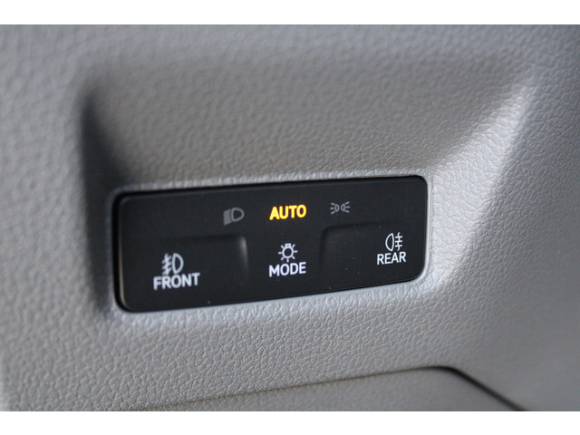 Volkswagen Crafter 35 2.0 TDI L3H2 177pk - Facelift - Navigatie - LED - Geveerde stoel - Virtual cockpit - Camera - Verwarmd stuur - Stoelverwarmin