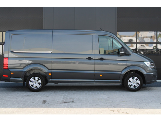 Volkswagen Crafter 35 2.0 TDI L3H2 177pk - Facelift - Navigatie - LED - Geveerde stoel - Virtual cockpit - Camera - Verwarmd stuur - Stoelverwarmin