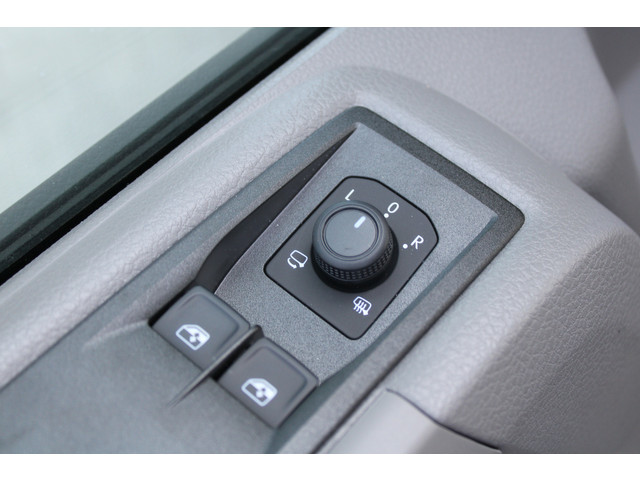 Volkswagen Crafter 35 2.0 TDI L3H2 177pk - Facelift - Navigatie - LED - Geveerde stoel - Virtual cockpit - Camera - Verwarmd stuur - Stoelverwarmin