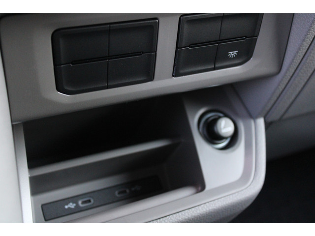 Volkswagen Crafter 35 2.0 TDI L3H2 177pk - Facelift - Navigatie - LED - Geveerde stoel - Virtual cockpit - Camera - Verwarmd stuur - Stoelverwarmin