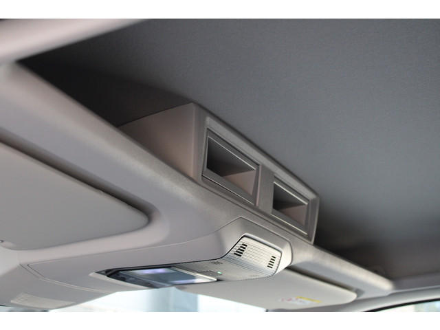 Volkswagen Crafter 35 2.0 TDI L3H2 177pk - Facelift - Navigatie - LED - Geveerde stoel - Virtual cockpit - Camera - Verwarmd stuur - Stoelverwarmin