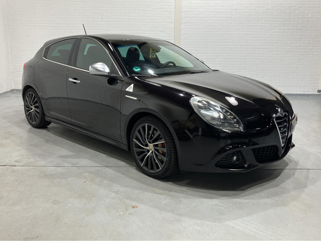 alfa-romeo-giulietta-1.7-tbi-quadrifoglio-verde-clima-2-zones--verwarmbare-voorstoelen--17-lmv-en-cruise-control