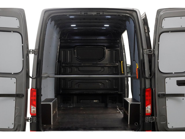 Volkswagen Crafter 35 2.0 TDI 140pk L3H3 (L2H2) DSG-Automaat Highline LED ACC Laadklep 500kg 01-2022