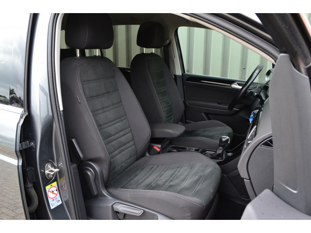 Volkswagen Touran 1.4 TSI DSG Highline LED ACC Trekhaak Automaat