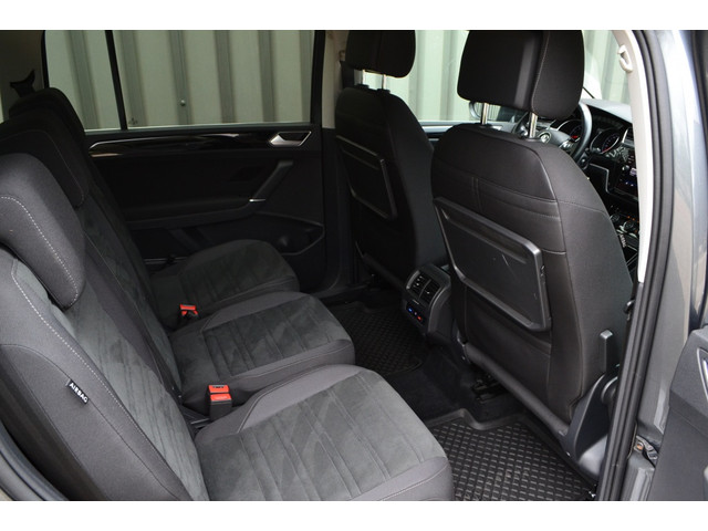 Volkswagen Touran 1.4 TSI DSG Highline LED ACC Trekhaak Automaat