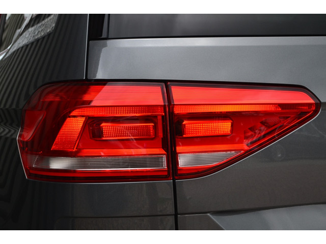Volkswagen Touran 1.4 TSI DSG Highline LED ACC Trekhaak Automaat