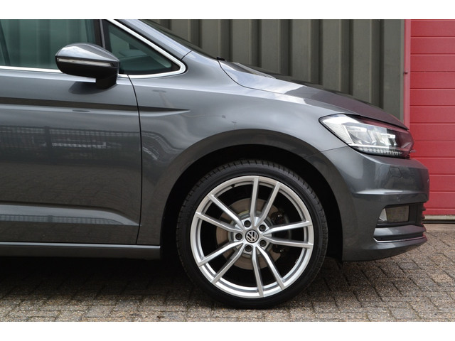 Volkswagen Touran 1.4 TSI DSG Highline LED ACC Trekhaak Automaat