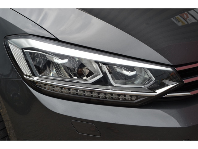 Volkswagen Touran 1.4 TSI DSG Highline LED ACC Trekhaak Automaat